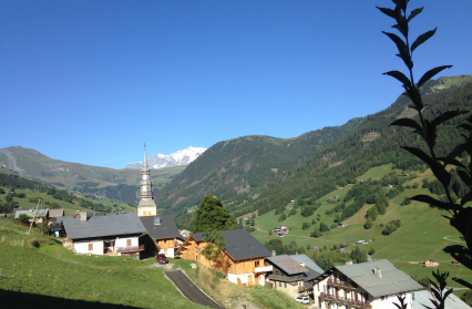 Hauteluce, village, église baroque et Mont-Blanc